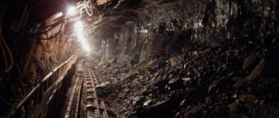 Более 20 человек остаются под землей из-за аварии на шахте в Китае