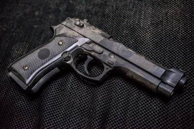 В Петербурге подросток принес в школу оружие и открыл стрельбу