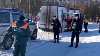 Саратовские спасатели три часа искали застрявшего в степи водителя "семерки"