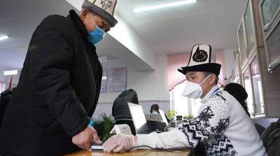 В Кыргызстане проводятся местные выборы и референдум о внесении поправок в Конституцию