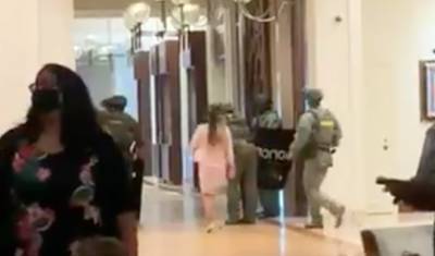 На Гавайах военный забаррикадировался в номере отеля и открыл стрельбу