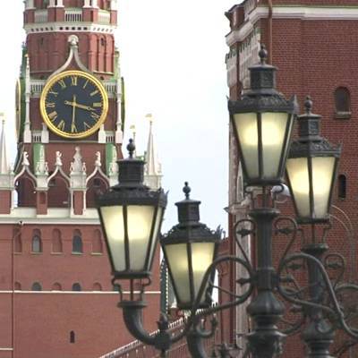 Туристам разрешили проходить на территорию Кремля с небольшими рюкзаками, едой и водой