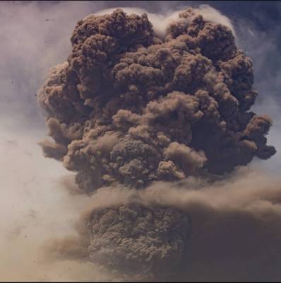 Города укрыл пепел: из-за извержения вулкана на Карибах эвакуировали 16 тысяч человек – видео