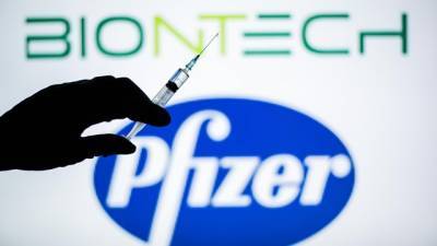 В Израиле заявили о возможной устойчивости коронавируса из ЮАР к вакцине Pfizer