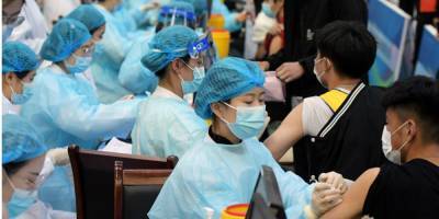 В Китае признали недостаточную эффективность своих вакцин от COVID-19. Планируют начать смешивать препараты