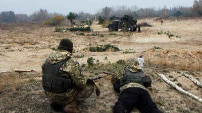Военнослужащий ВСУ подорвался на мине возле поселка Золотое в Донбассе