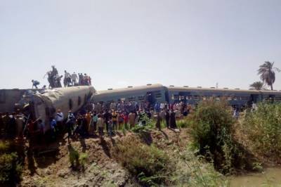 В Египте назвали причину столкновения двух пассажирских поездов