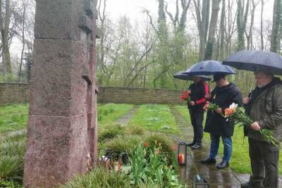 Германия: А капли дождя как слезы на братской могиле...