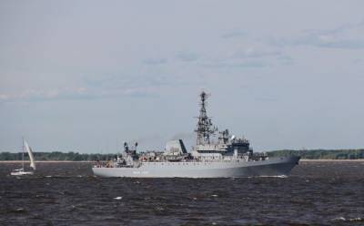 Российский разведывательный корабль пришвартовался в Судане
