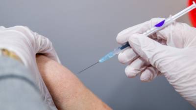 Китай заявил о низкой эффективности своих вакцин от коронавируса