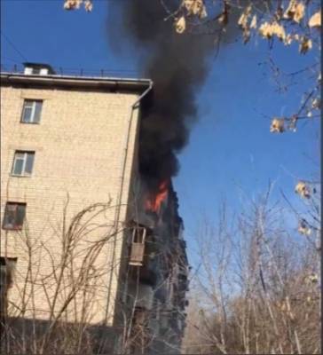 В Рязани загорелась пятиэтажка