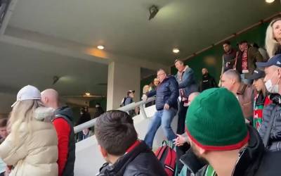 Фанаты «Спартака» и «Локомотива» устроили драку на стадионе в Москве