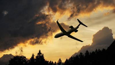 Самолет Сочи — Петербург возвращается в аэропорт из-за возможной разгерметизации кабины