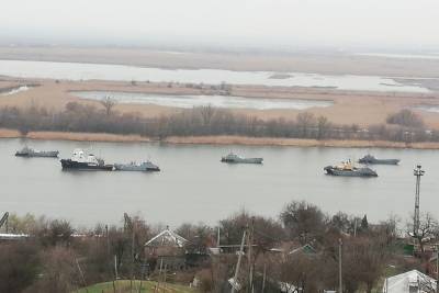 В районе Александровки увидели боевые корабли Каспийской флотилии