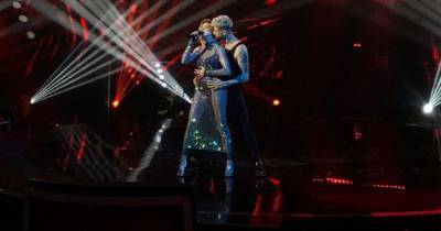 "Голос країни-11": певица KOLA в прозрачном наряде устроила сексуальные танцы с Жуком