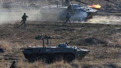 Мотострелки ЧФ "отразили" нападение из засады в горах Крыма - ВИДЕО