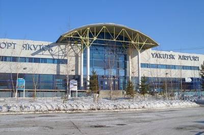 В Якутске возобновил работу аэропорт, временно закрытый из-за снегопада