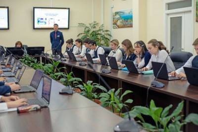 Ученики школ Хабаровского края будут изучать цифровые технологии