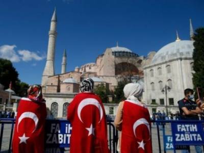 СМИ: Безрассудные шаги привели к разрушительной эпидситуации в Турции