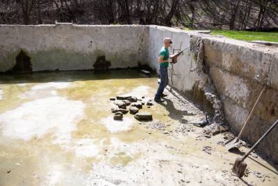 Чаши бассейнов ремонтируют на «Корытах» в Ставрополе