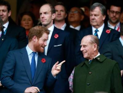 Принц Гарри прилетел в Великобританию на похороны дедушки