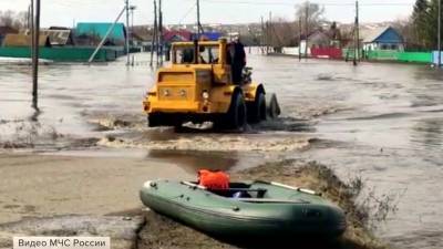 В российских регионах продолжается борьба с весенними паводками