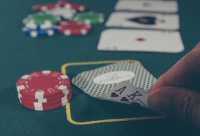 Полиция прикрыла подпольный покерный клуб в Адмиралтейском районе
