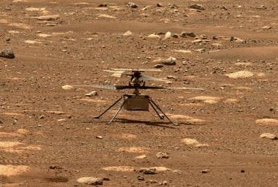 Полет первого марсианского вертолета перенесли
