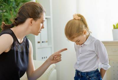 Какие поступки родителей травмируют психику ребенка: ошибочные действия в воспитании
