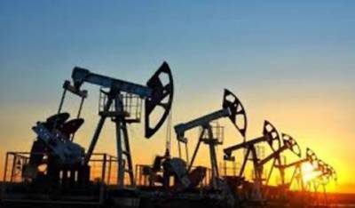 «Тревожное затишье»: Цены на нефть падают на фоне опасений низкого спроса