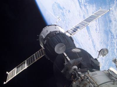 "Роскосмос" заявил об отказе от контрактов на запуск спутников из-за санкций США