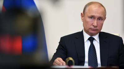 Путин поручил представить список проектов для инвестирования средств ФНБ