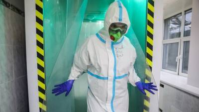 Менее 9 тысяч новых случаев коронавируса выявили за сутки в России