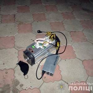 У жителя Запорожской области пытались украсть оборудование для добычи биткоина. Фото