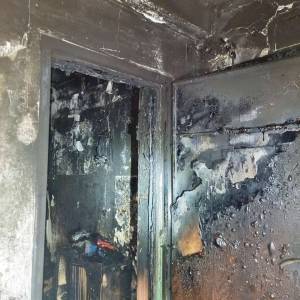 В Запорожье спасли женщину во время пожара в квартире. Фото