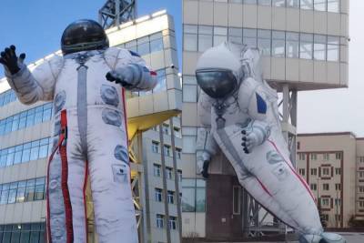 Надувной космонавт сдулся в Красноярске в День космонавтики