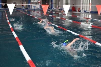 Воспитанники ивановской спортшколы №10 приступили к тренировкам в самом большом бассейне города