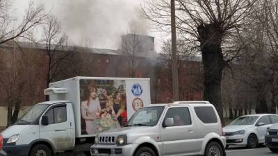 Один человек считается пропавшим без вести на пожаре в «Невской мануфактуре»