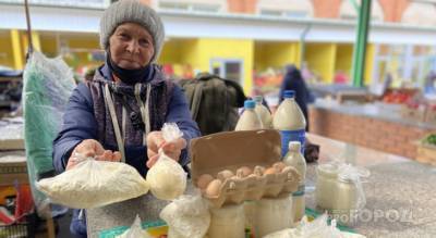 Женщина 16 лет ездит из Красноармейска на чебоксарский рынок: "Пол-литра воды 20 рублей стоит, литр молока - 18"
