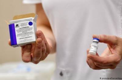 Украина уже сейчас могла бы ежемесячно производить 600-700 тысяч доз вакцины, о которой договорился Медведчук, - журналист о рекордной смертности от ковида