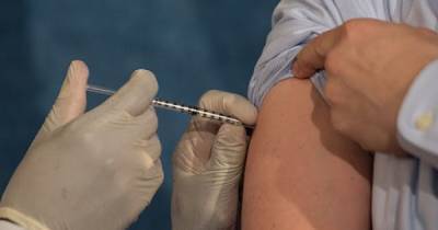 Новый штамм COVID-19 научился обходить защиту одной из вакцин от коронавируса