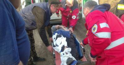 Хотел эффектное фото: под Харьковом подросток сломал ногу, когда делал снимок