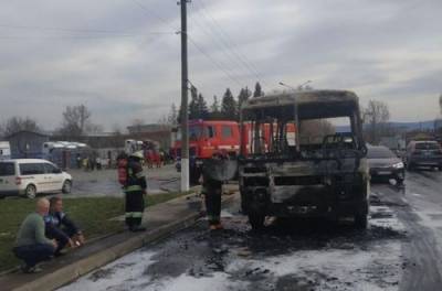 На Львовщине пожар уничтожил пассажирский автобус