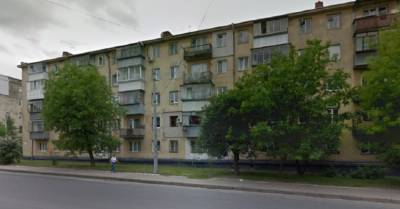 Чудом выжил: во Львове 33-летний мужчина выпал из окна 5 этажа