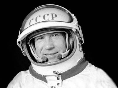 В Москве открыли стелу памяти космонавта Алексея Леонова
