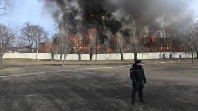 Угроза обрушения стала причиной эвакуации пожарных из здания Невской Мануфактуры
