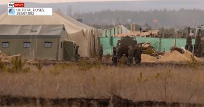 Более 500 единиц техники: журналисты побывали на военном лагере РФ под Украиной (видео)