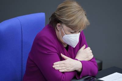 Меркель назвала третью волну пандемии в Германии "самой жесткой"