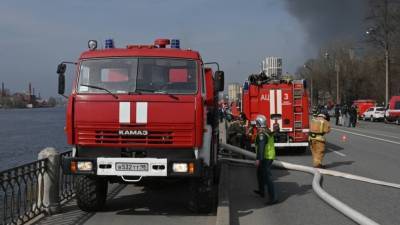 СК проводит проверку по факту пожара в Невской мануфактуре