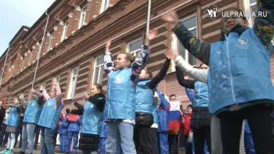 День космонавтики ульяновские школьники отметили флешмобом